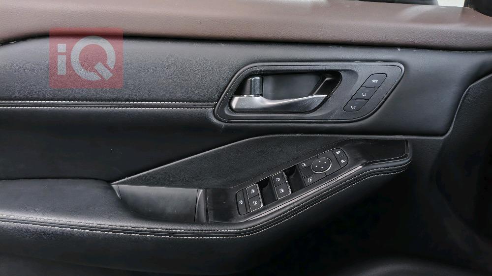 Nissan Rogue
